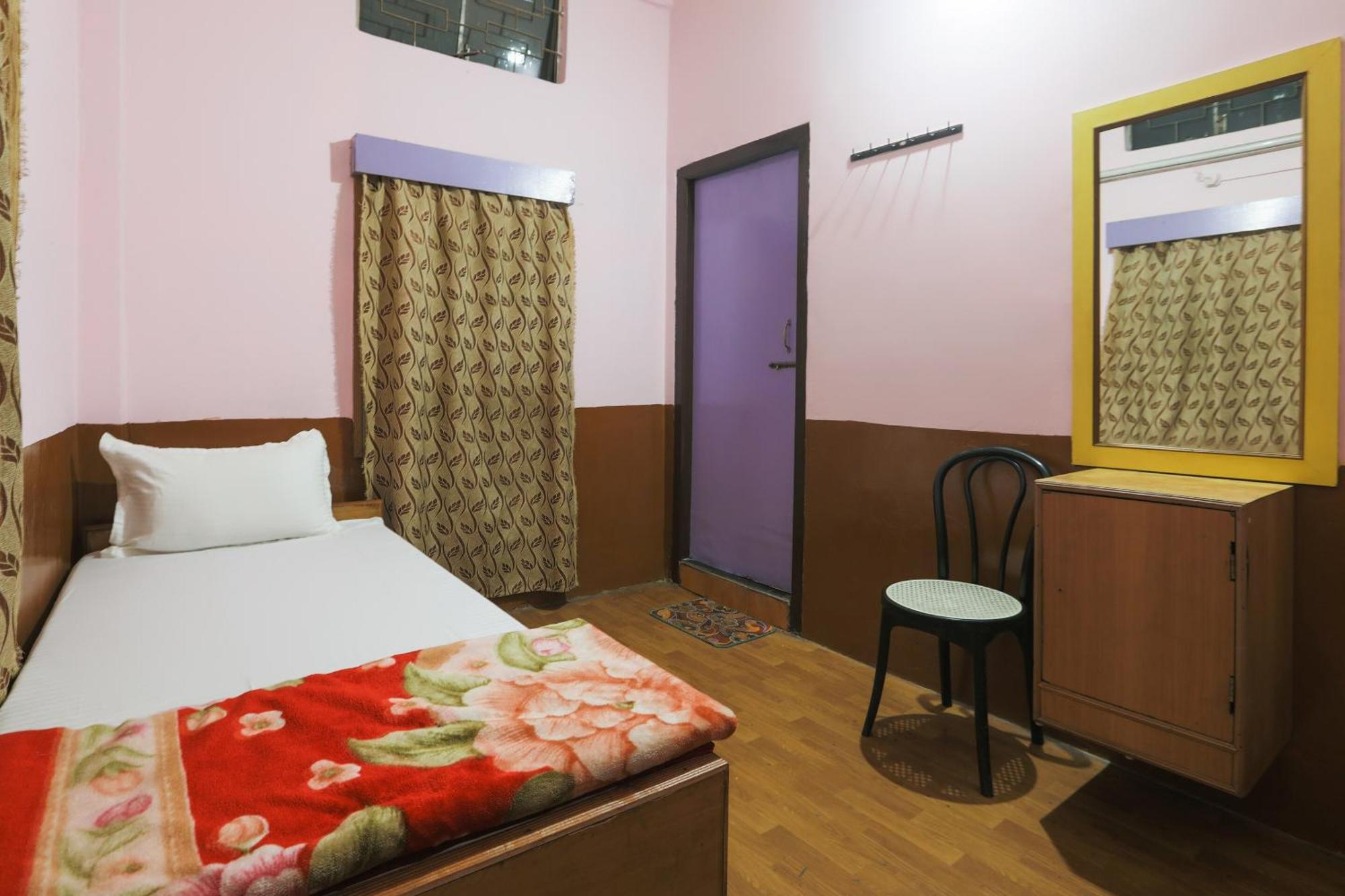 Oyo Hotel 43459 Oasis Lodge Jorhāt Екстериор снимка