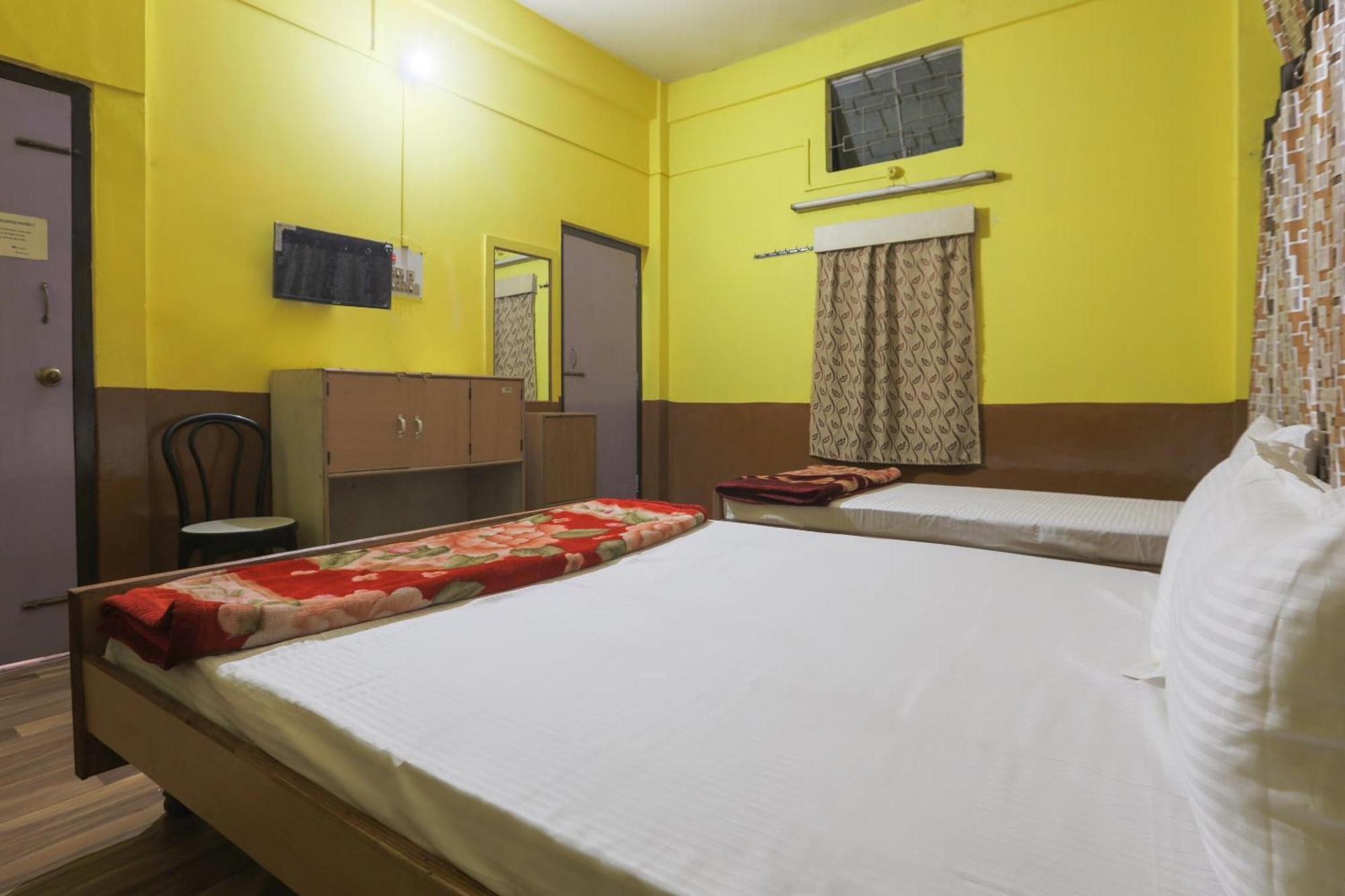 Oyo Hotel 43459 Oasis Lodge Jorhāt Екстериор снимка